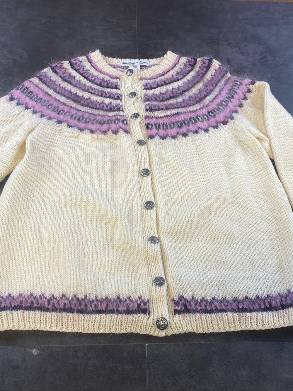 VTG women’s Hand knit in Norway 100% Wool Moth Proof‎ Purple/Pink Cardigan- M/L